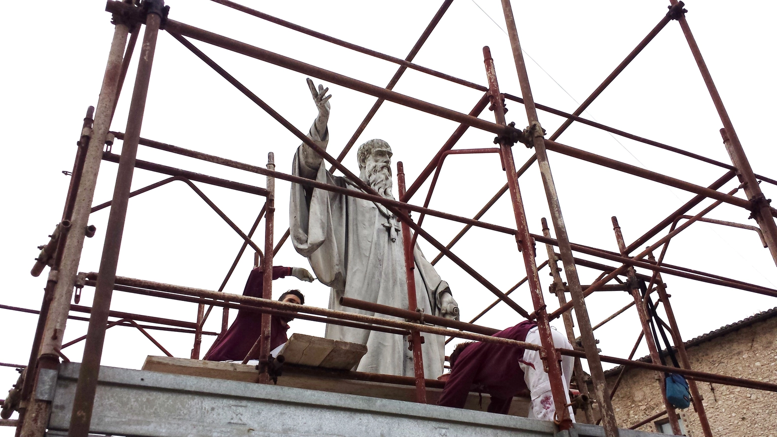 Il restauro della statua di San Benedetto a Norcia