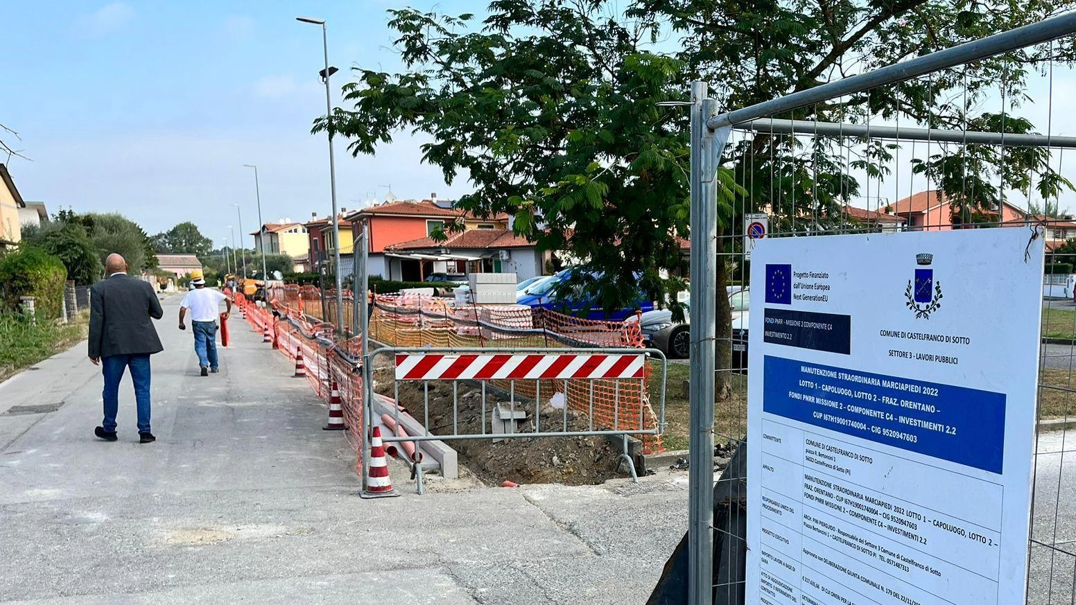 Al via i lavori ai marciapiedi di via Togliatti Al via i lavori ai marciapiedi di via Togliatti