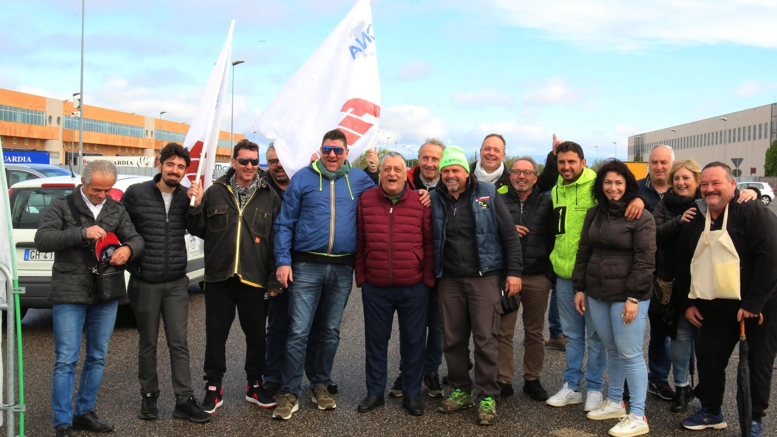 Fi-Pi-Li, cento tir in corteo Tutti contro il pedaggio "Un progetto fallimentare" Fi-Pi-Li, cento tir in corteo Tutti contro il pedaggio "Un progetto fallimentare"