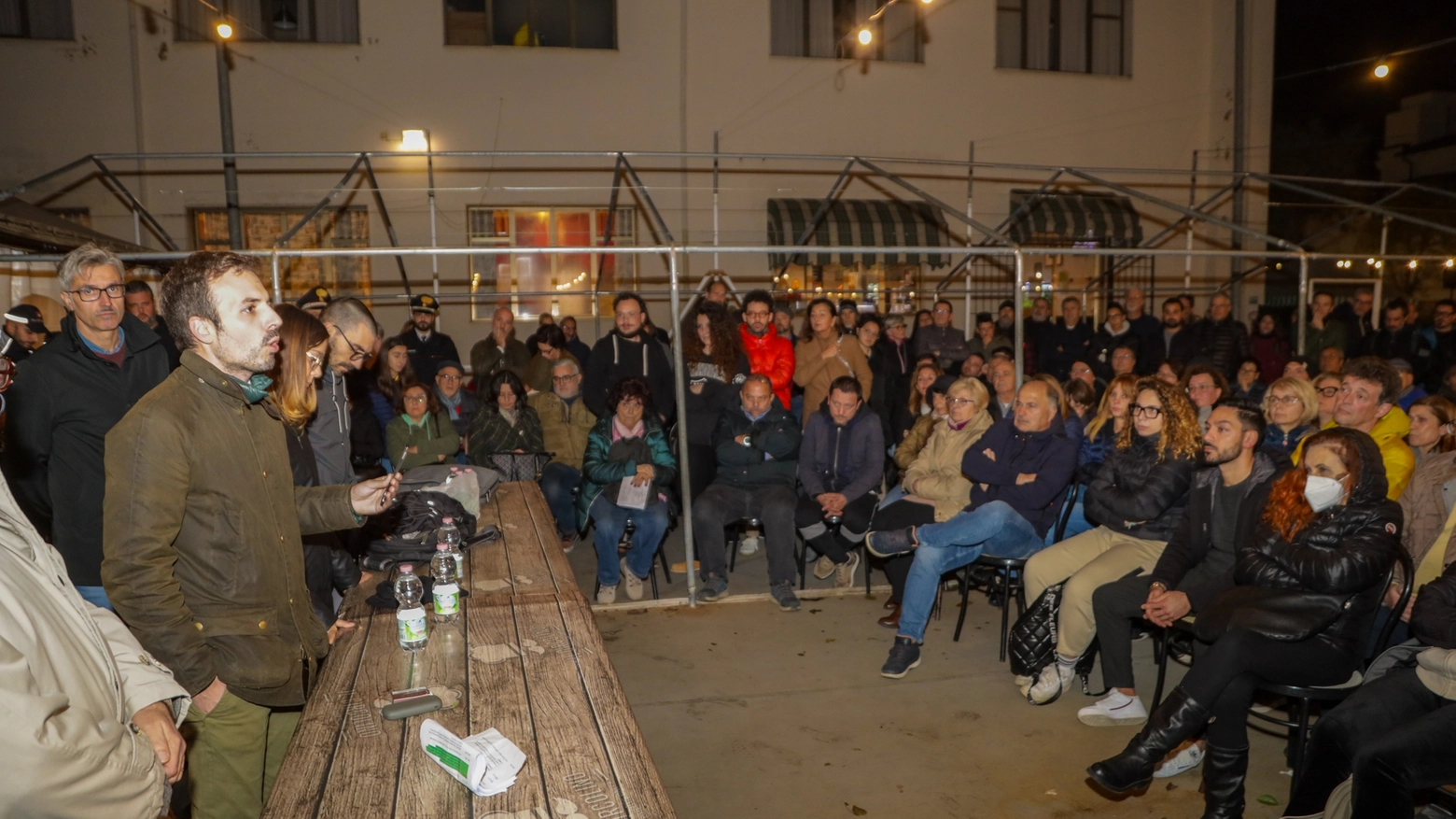 Alluvione, l'assemblea con i cittadini a San Piero a Ponti (Foto Davide Franco/Germogli)