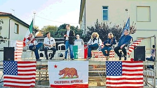 I cittadini de La California hanno inscenato un election day con cabine e comizi 