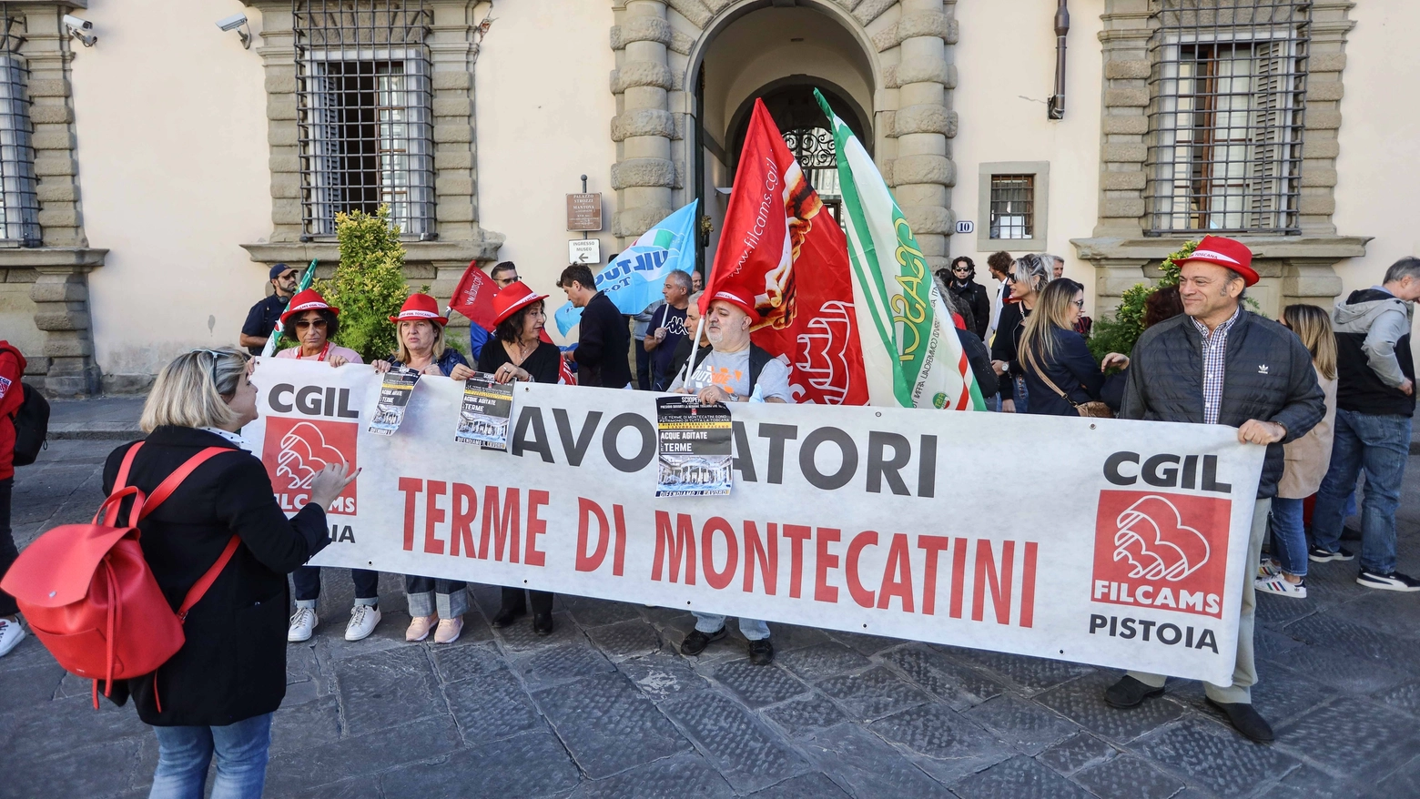 Una manifestazione dei dipendenti delle Terme di Montecatini (foto repertorio New Press Photo) Una manifestazione dei dipendenti delle Terme di Montecatini (foto repertorio New Press Photo)
