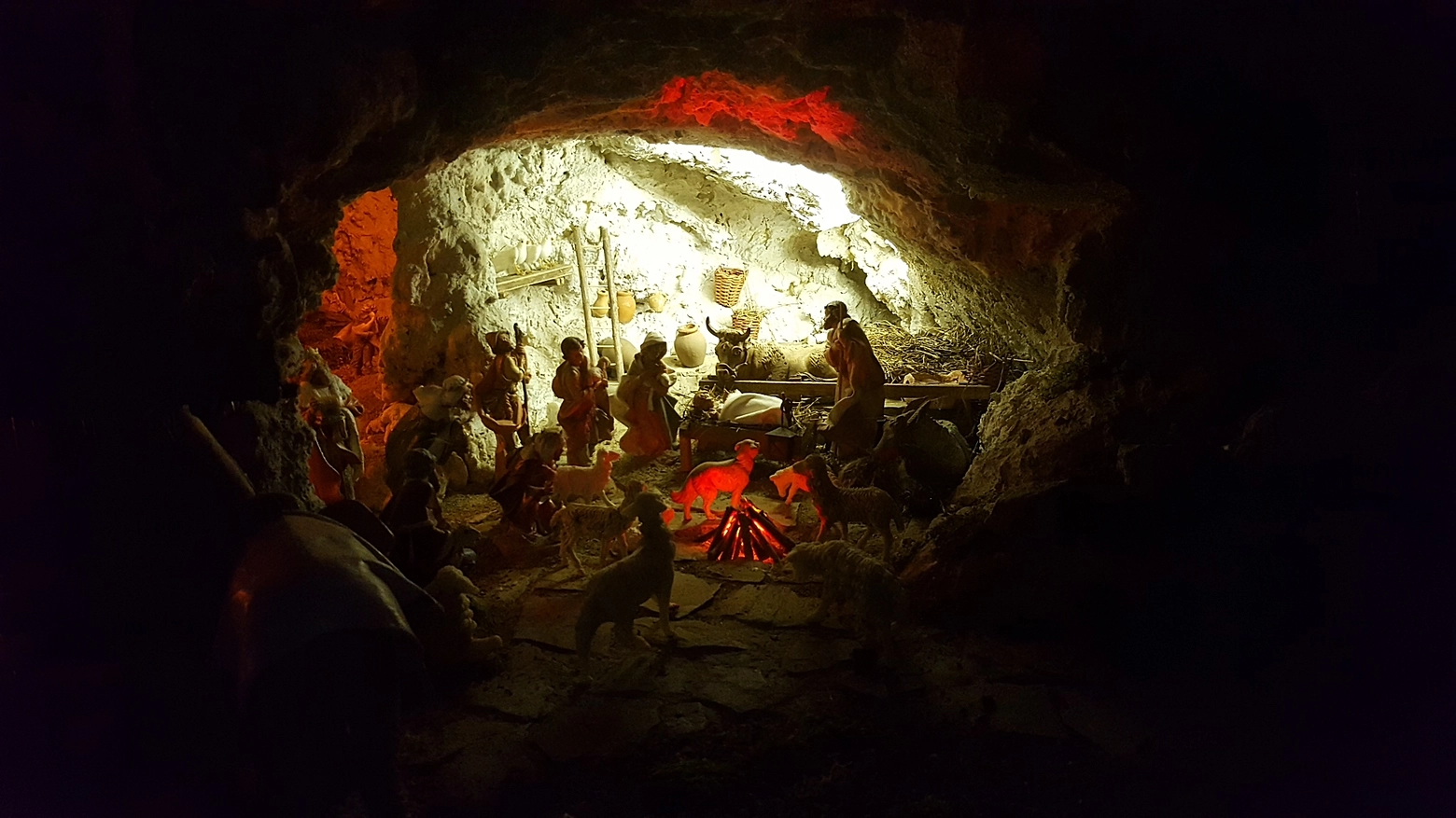 Gricignano (Arezzo), il presepe nella grotta