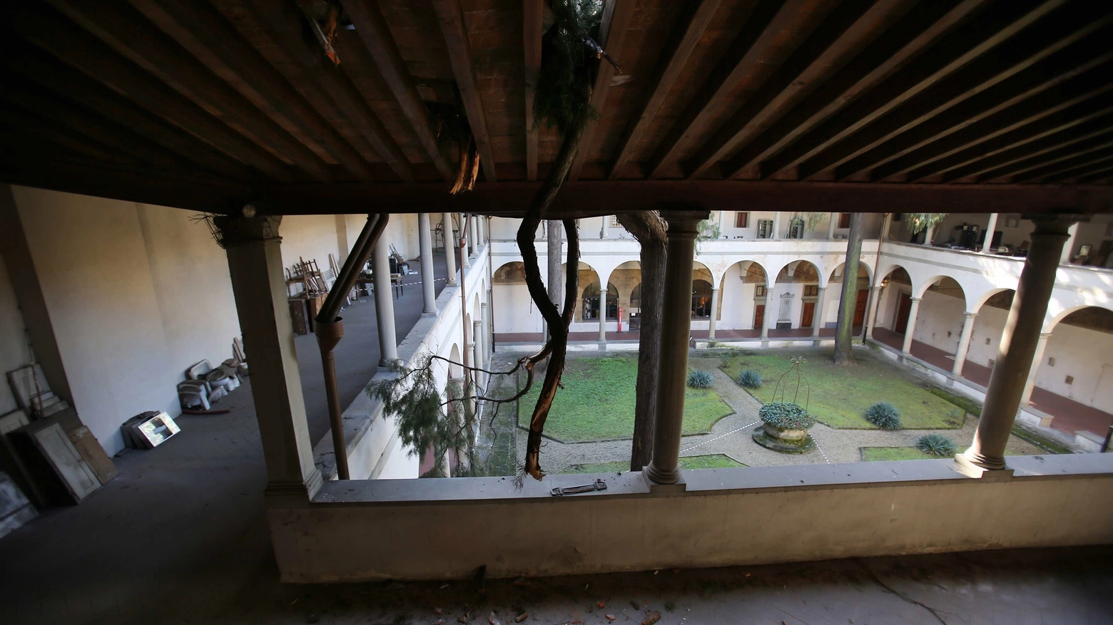 Albero cade e danneggia la cappella Brancacci