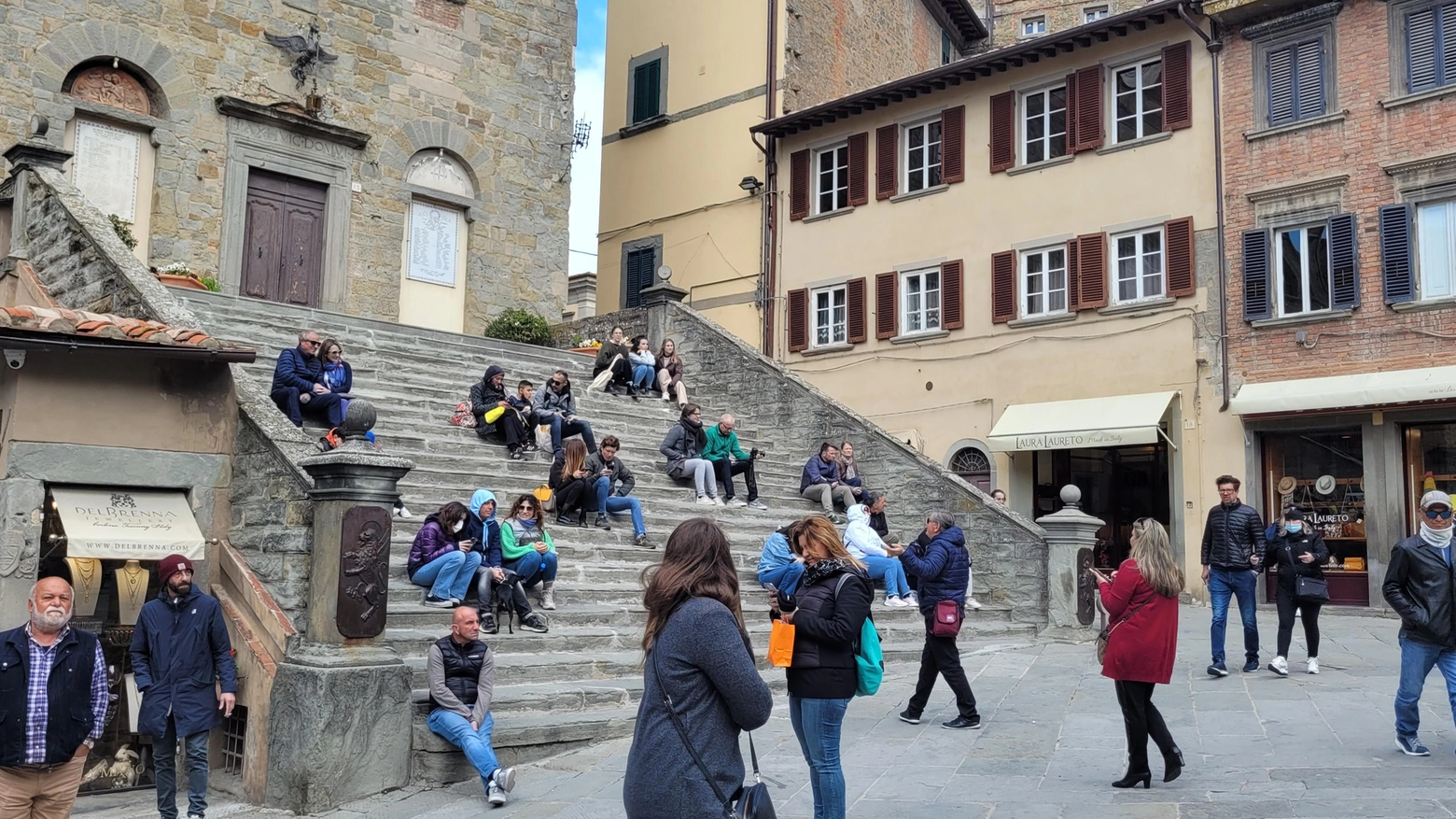 A Pasqua parte il test sul turismo Il 70% delle strutture sono piene La mostra di Signorelli fa da traino A Pasqua parte il test sul turismo Il 70% delle strutture sono piene La mostra di Signorelli fa da traino