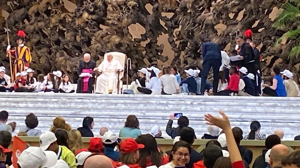 La scuola ‘Salvetti’ in Vaticano. Udienza degli studenti con il Papa La scuola ‘Salvetti’ in Vaticano. Udienza degli studenti con il Papa