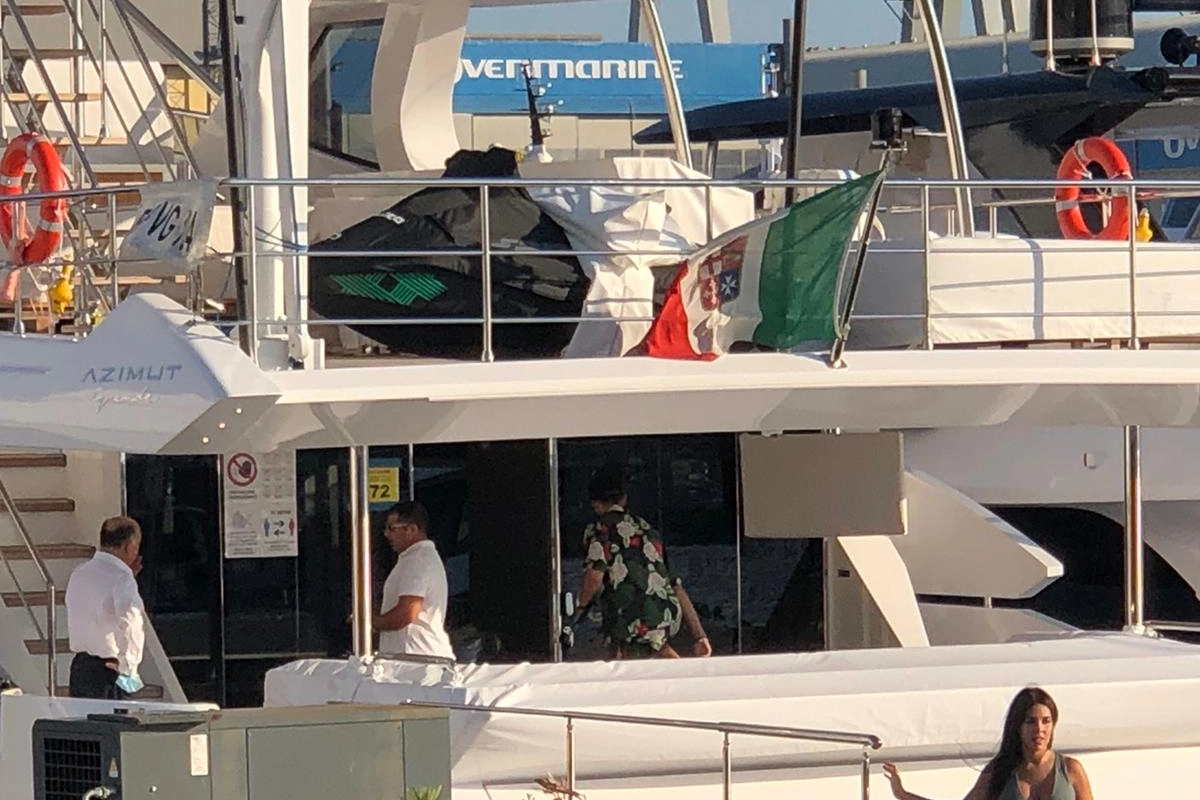 La moglie di Ronaldo a Viareggio 