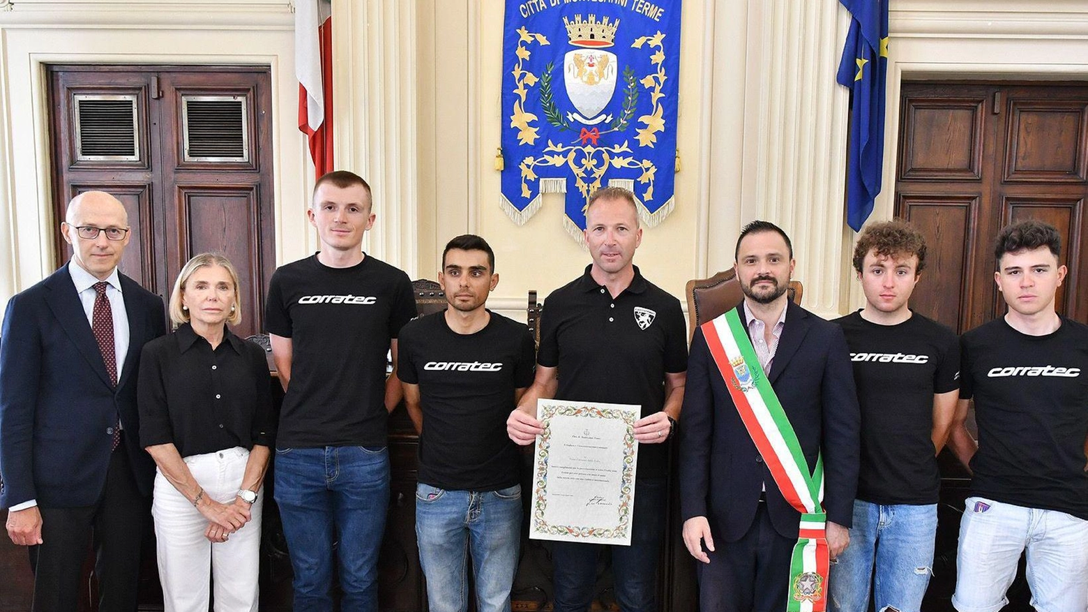 Team Corratec ricevuto dal sindaco: "Orgogliosi del vostro Giro" Team Corratec ricevuto dal sindaco: "Orgogliosi del vostro Giro"