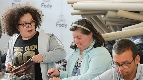 Circolarità e solidarietà Nasce l’idea "Eco+Equo" Circolarità e solidarietà Nasce l’idea "Eco+Equo"