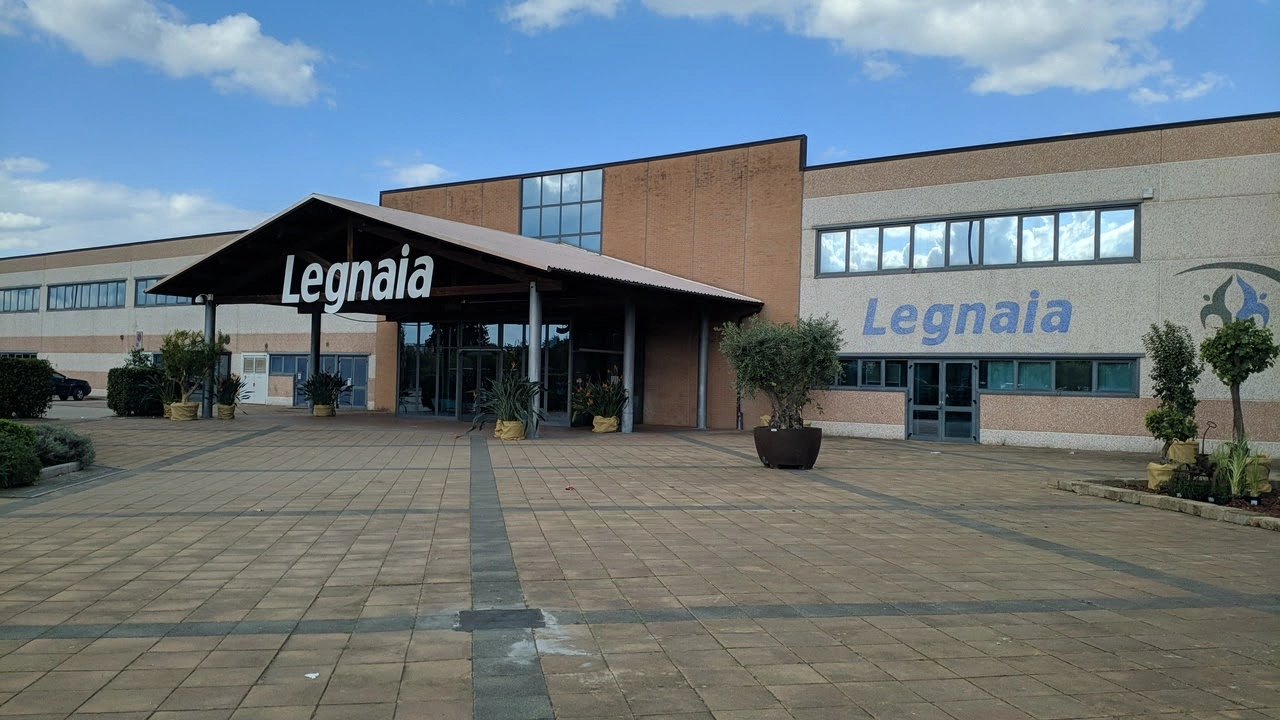 Il centro agricommerciale dove l'uomo stava lavorando per un'impresa esterna