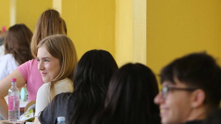 Maturità, ecco i ragazzi più bravi Pioggia di cento e tante lodi Maturità, ecco i ragazzi più bravi Pioggia di cento e tante lodi