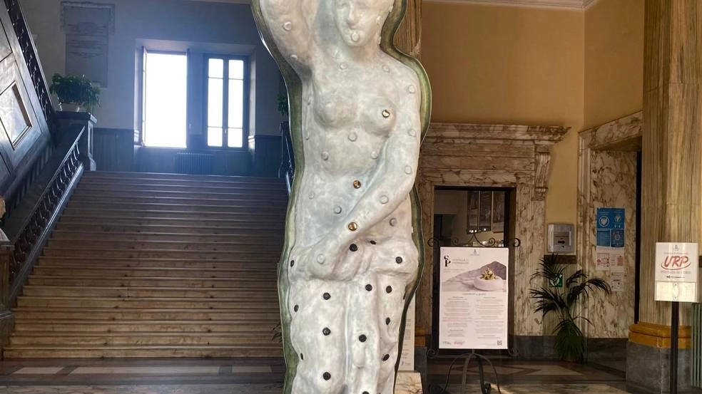 La “Venere“ impreziosisce palazzo comunale La “Venere“ impreziosisce palazzo comunale