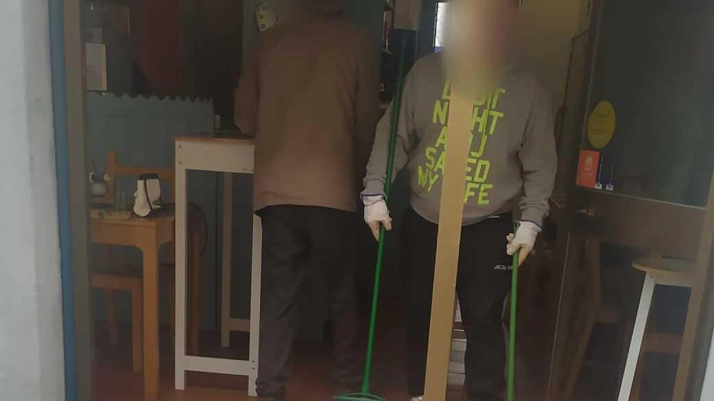 Banda del tombino, ancora danni Torna libero e colpisce di nuovo Banda del tombino, ancora danni Torna libero e colpisce di nuovo