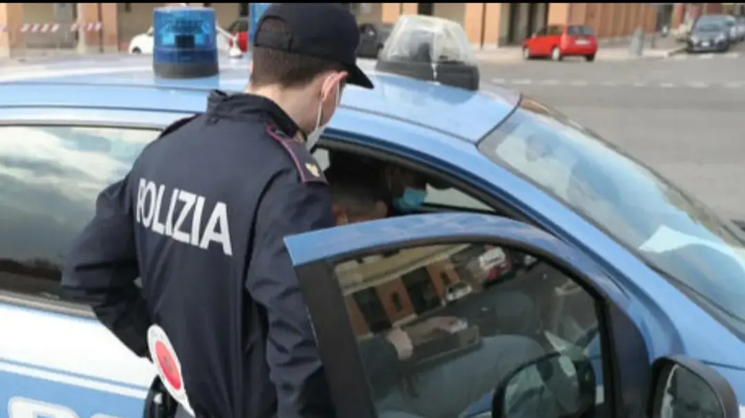 Polizia (immagine di repertorio) Polizia (immagine di repertorio)