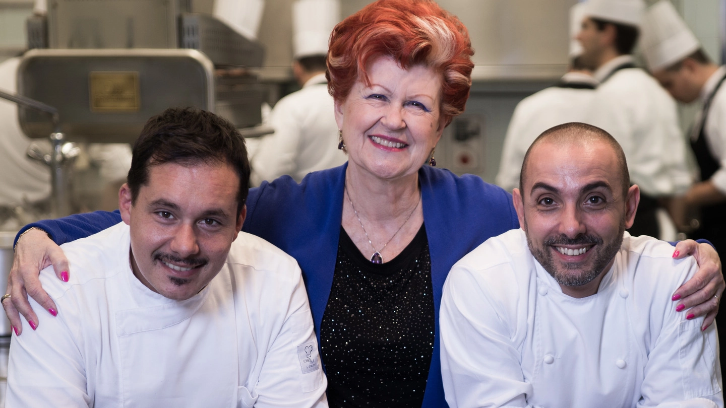 Annie Feolde insieme all’esecutive chef Riccardo Monco (a destra) e allo chef di cucina Alessandro Della Tommassina