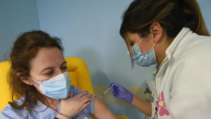 Operatori sanitari vaccinazione contro il covid-19