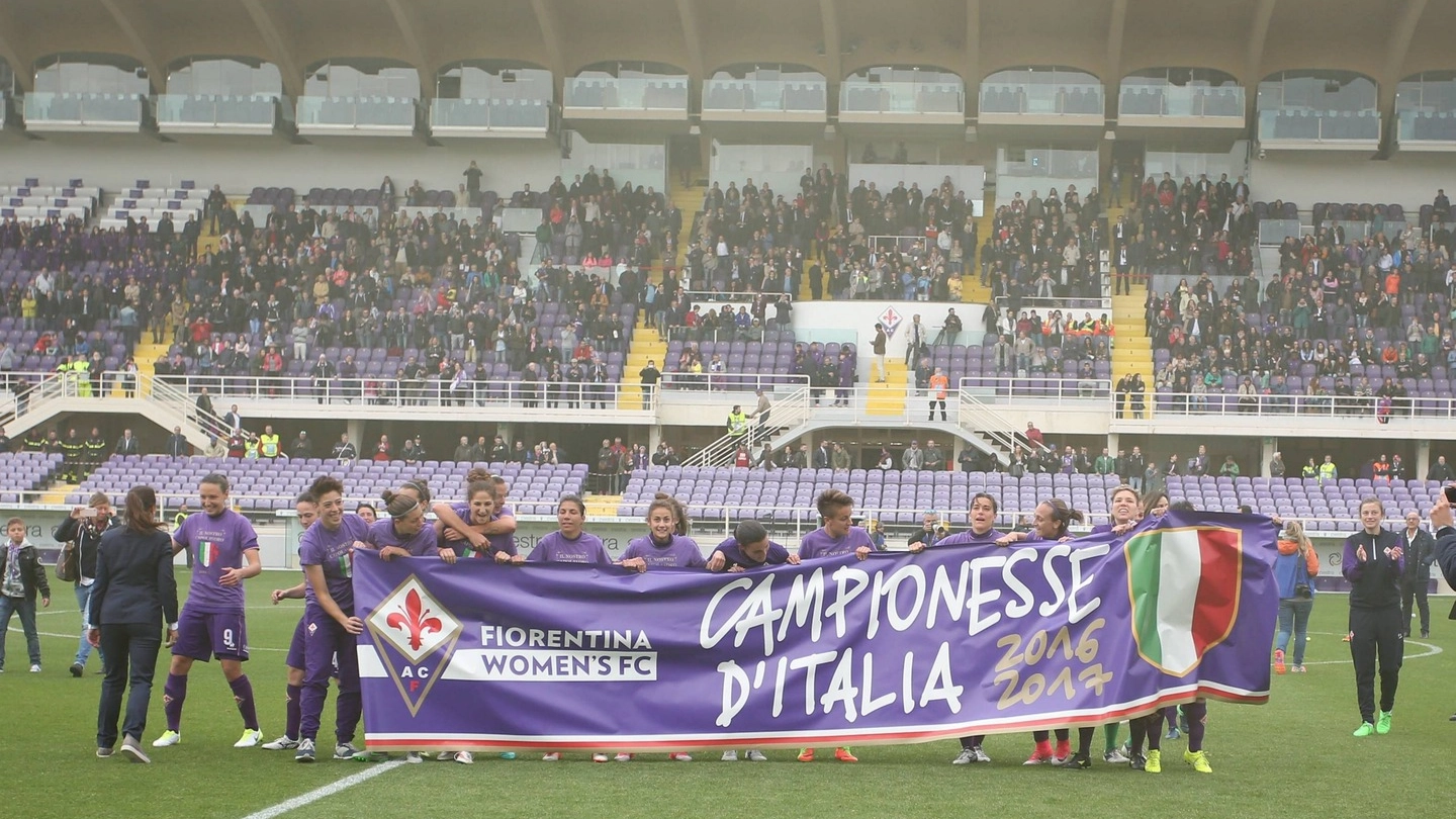 Fiorentina women's: le ragazze viola festeggiano lo scudetto (Germogli)
