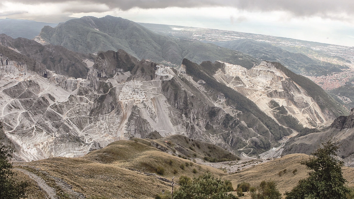 Alpi Apuane, i crinali scomparsi (Foto Michele Ambrogi)