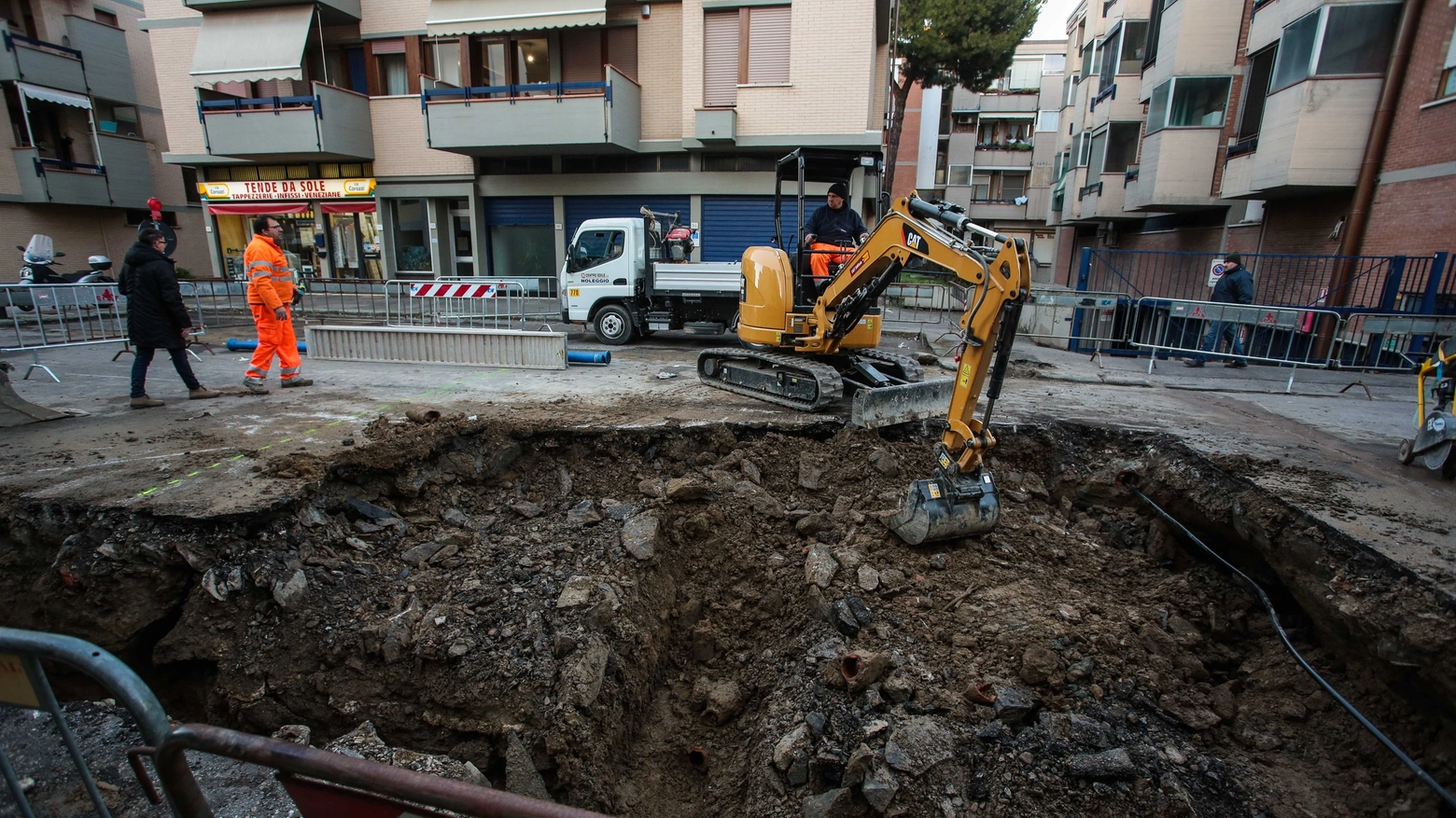 L'inizio dei lavori in via Viani (Giuseppe Cabras/New Press Photo)