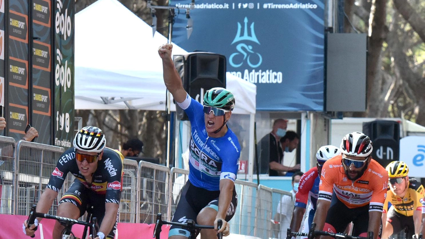 Ecco la Tirreno-Adriatico La corsa arriva in città Spettacolo per le strade Ecco la Tirreno-Adriatico La corsa arriva in città Spettacolo per le strade