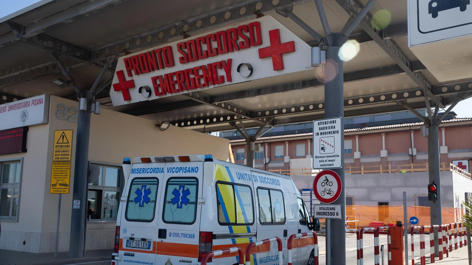 Interventi ridotti del 15%. Botta e risposta vivace tra azienda e sindacati: "44 persone licenziate" Interventi ridotti del 15%. Botta e risposta vivace tra azienda e sindacati: "44 persone licenziate"