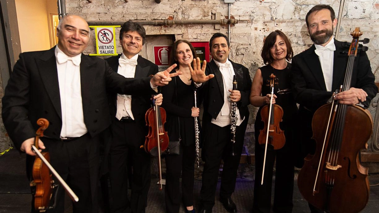 The Song of the Ladder Il miracolo della musica con Camerata e Met E ben 270 protagonisti The Song of the Ladder Il miracolo della musica con Camerata e Met E ben 270 protagonisti