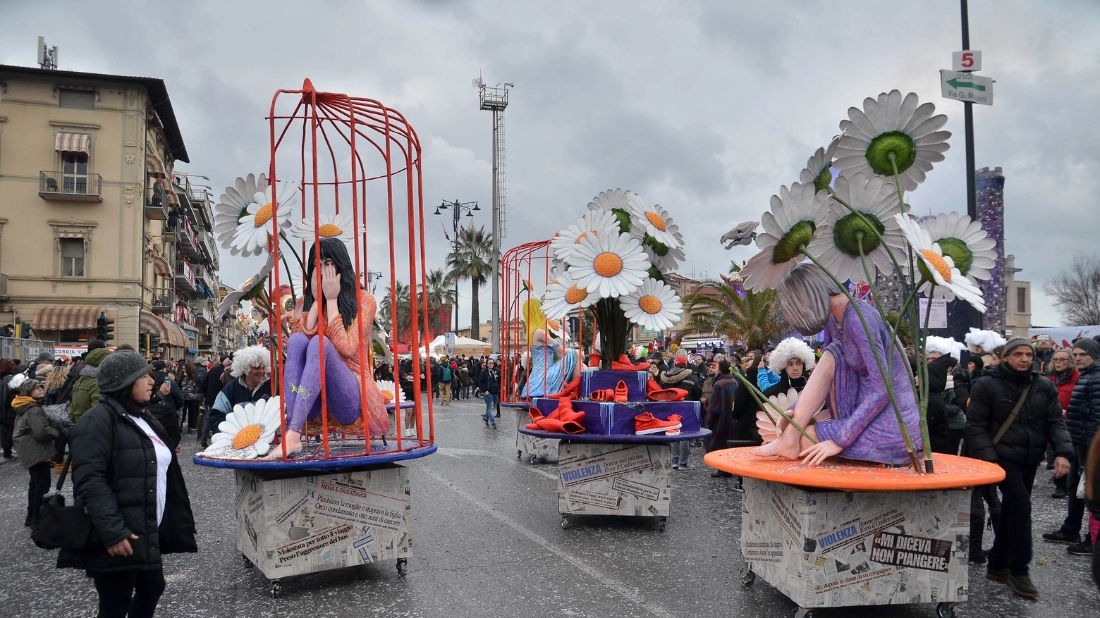 Carnevale di Viareggio, carri contro la violenza sulle donne