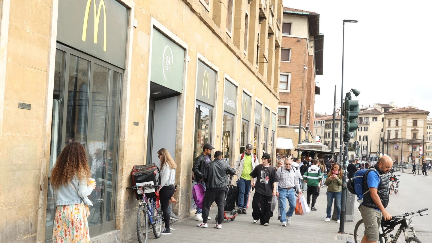 Un tratto di piazza Stazione a Firenze