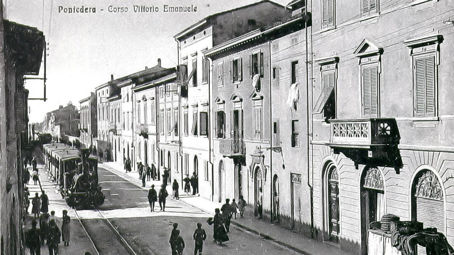 La città vista dalla ferrovia Federigo Tozzi, in un’opera il suo lavoro alla stazione La città vista dalla ferrovia Federigo Tozzi, in un’opera il suo lavoro alla stazione