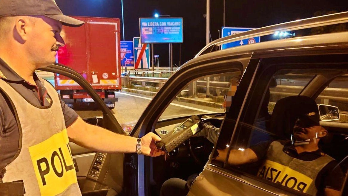 Intensificati i controlli. Denunce e patenti ritirate Intensificati i controlli. Denunce e patenti ritirate
