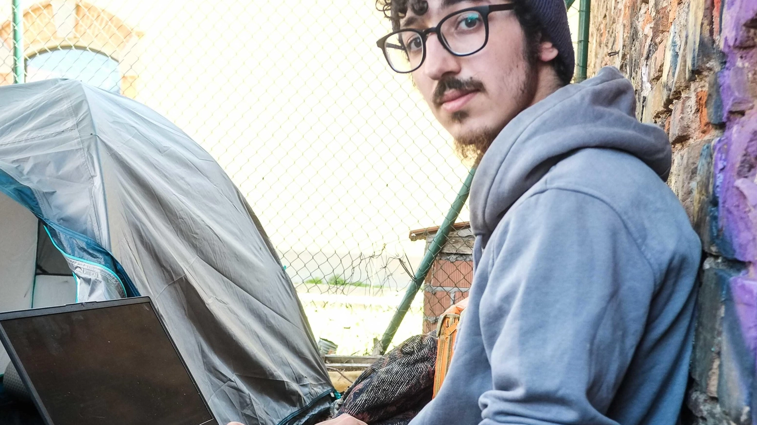 Youssef e l’appuntamento col destino  "Treno pagato e colloquio fissato"