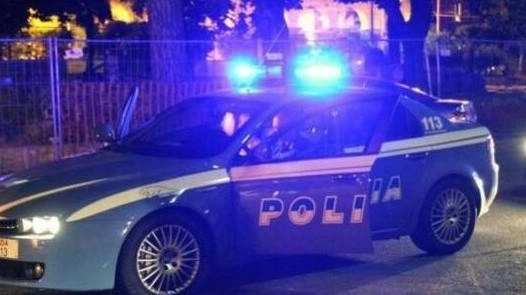 Con la pistola sul viale delle Piagge Tanta paura, ma era un giocattolo Con la pistola sul viale delle Piagge Tanta paura, ma era un giocattolo