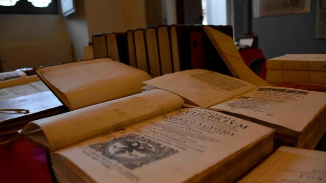 Libri antichi (foto Ansa) 
