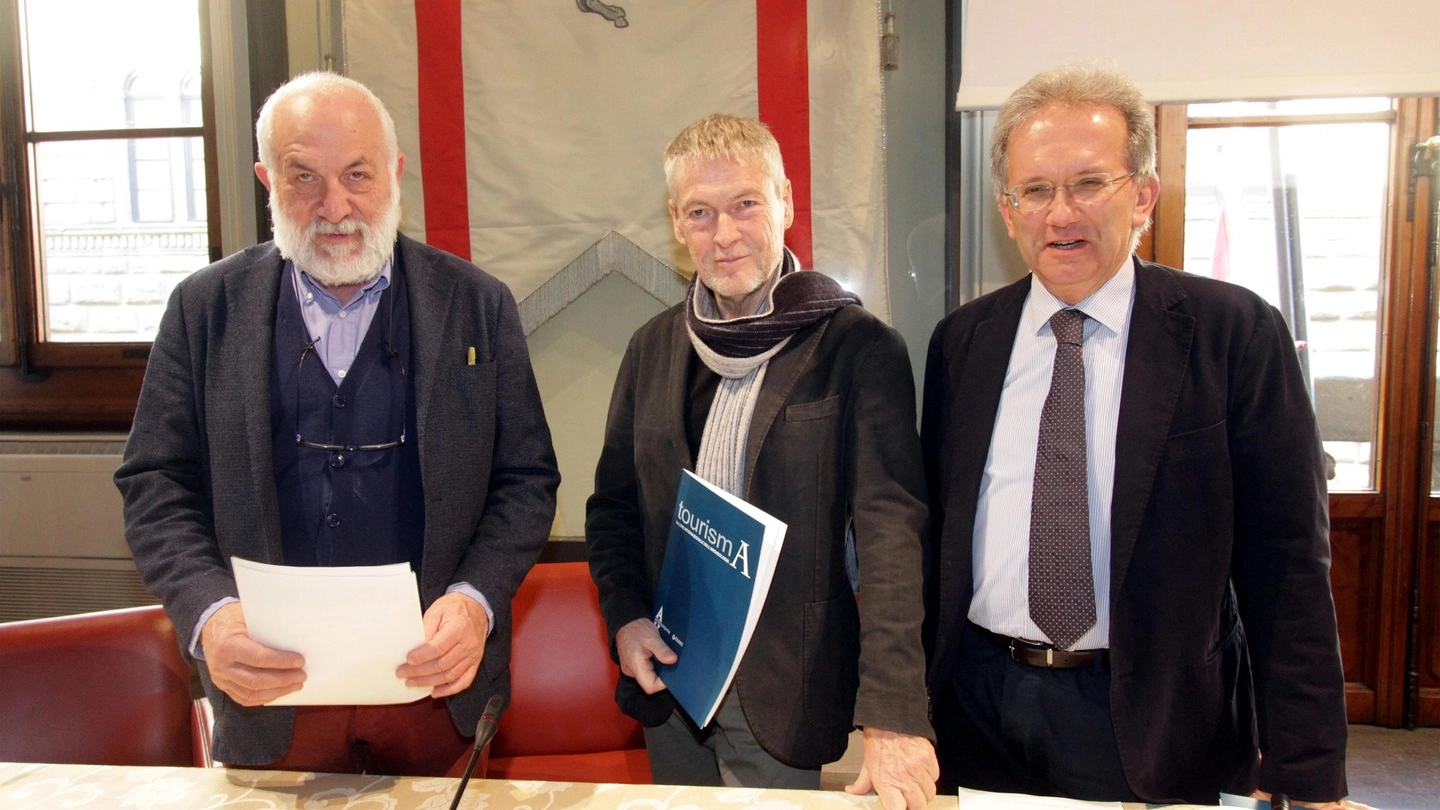 Presentazione di 'TourismA', da sinistra Fabio Martini, Piero Prunetti e Andrea Pessina 