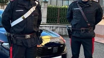 Fermato mentre spaccia. In casa 2,6 chili di droga