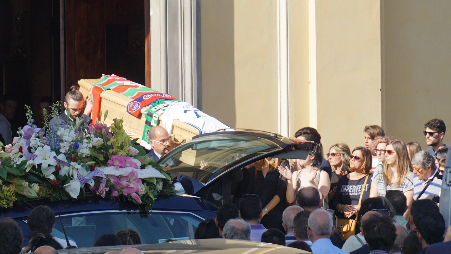 Il funerale di Federico Zini a Balconevisi (foto Sarah Esposito/Germogli)