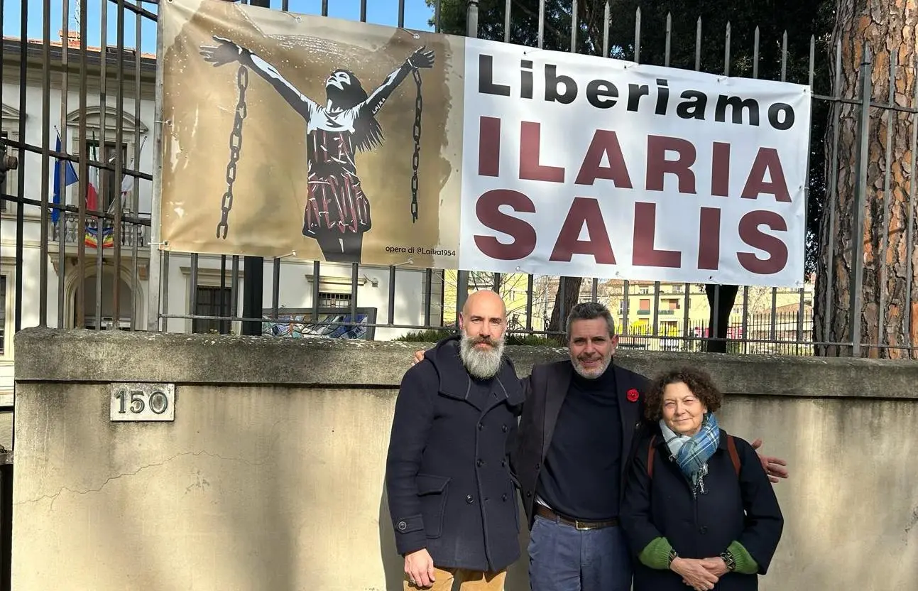 Striscione per Ilaria Salis. Il Quartiere 5 in campo
