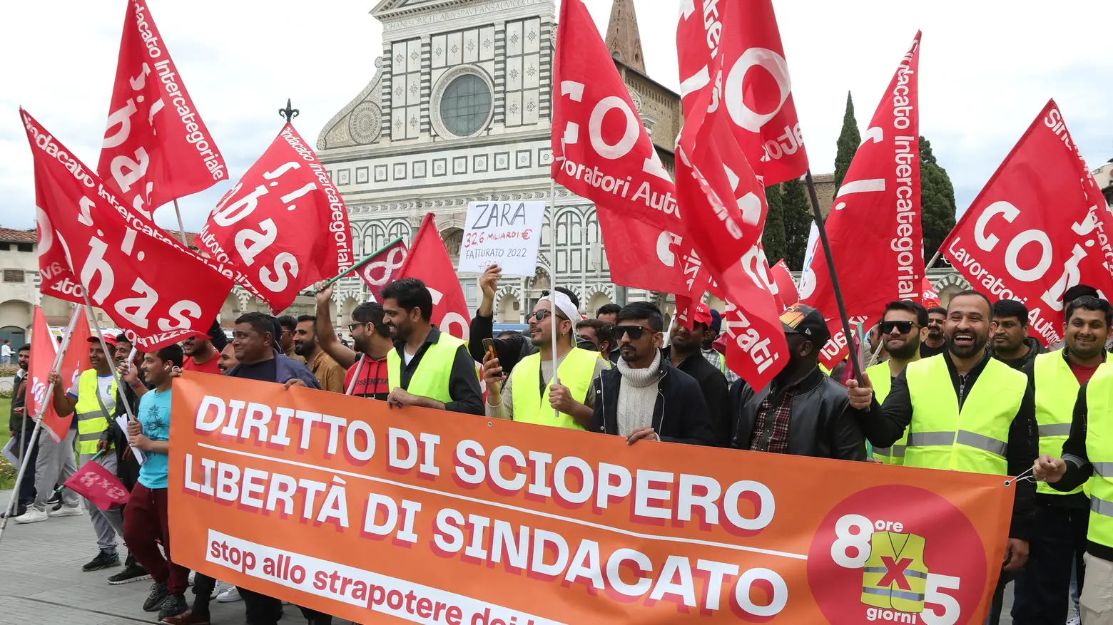 Corteo dei Cobas in centro storico "per la libertà e il diritto di sciopero" "No allo sfruttamento dei lavoratori" Corteo dei Cobas in centro storico "per la libertà e il diritto di sciopero" "No allo sfruttamento dei lavoratori"