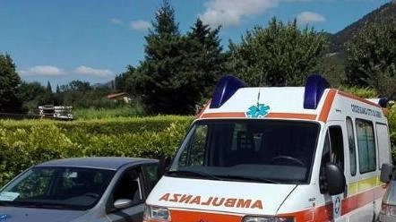 Un’ambulanza e un’auto per aiutare la popolazione del Burkina Faso Un’ambulanza e un’auto per aiutare la popolazione del Burkina Faso