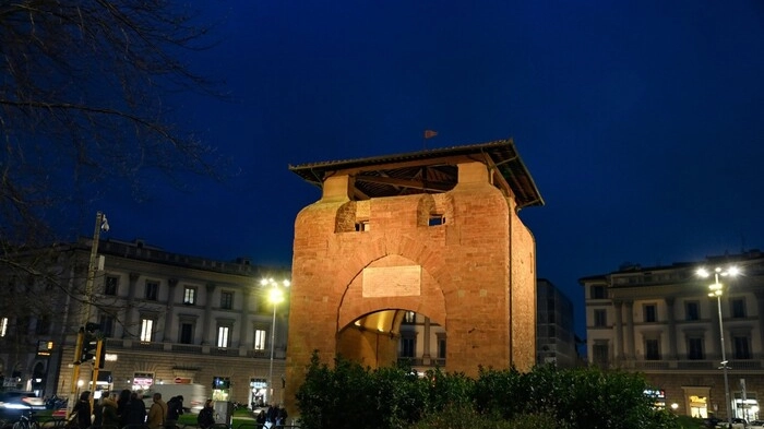 Le porte di Firenze saranno illuminate di blu