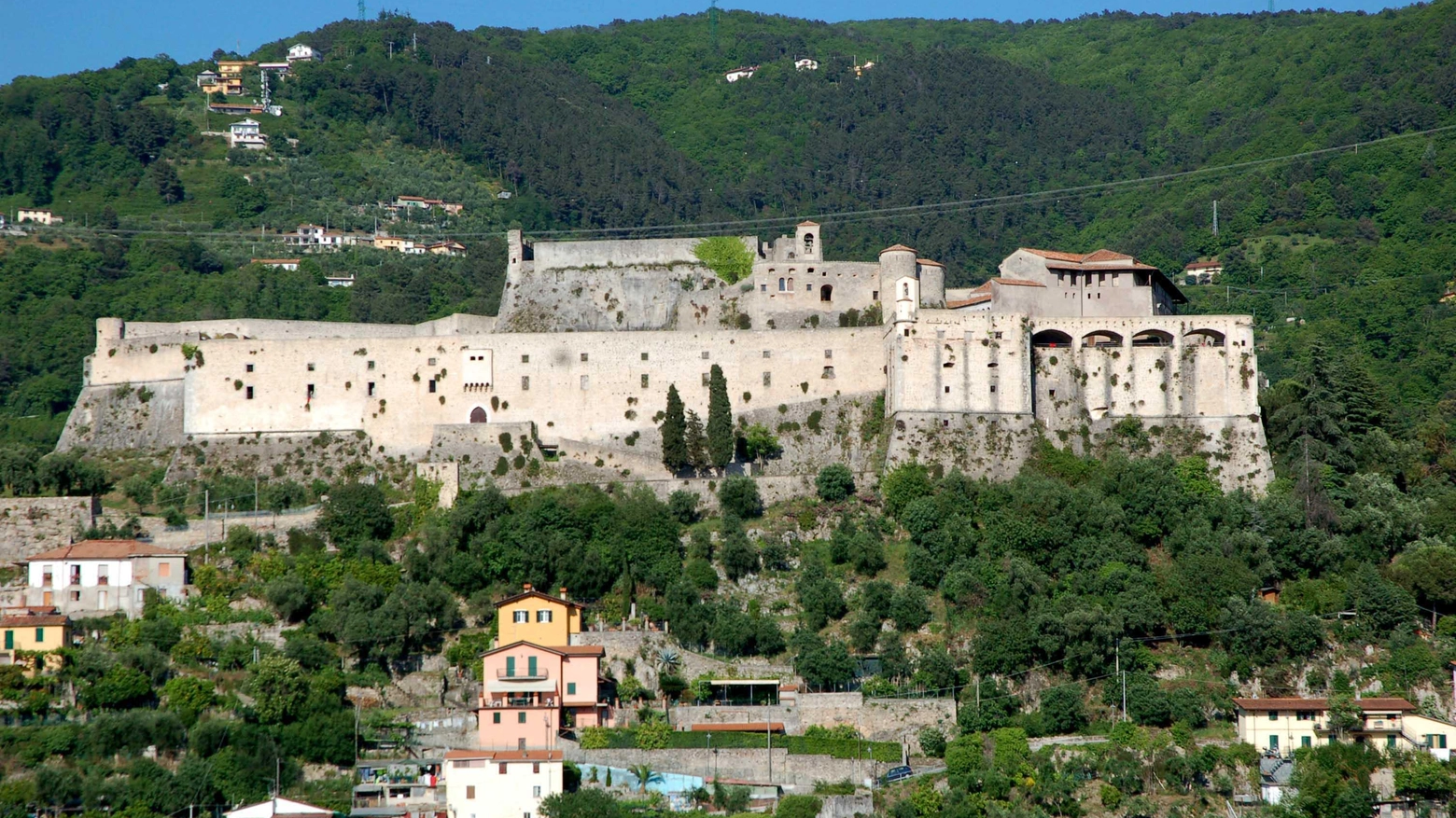 Malaspina, tra fascino e strategia  Un castello e molte dinastie in lotta  per primeggiare sulla costa apuana