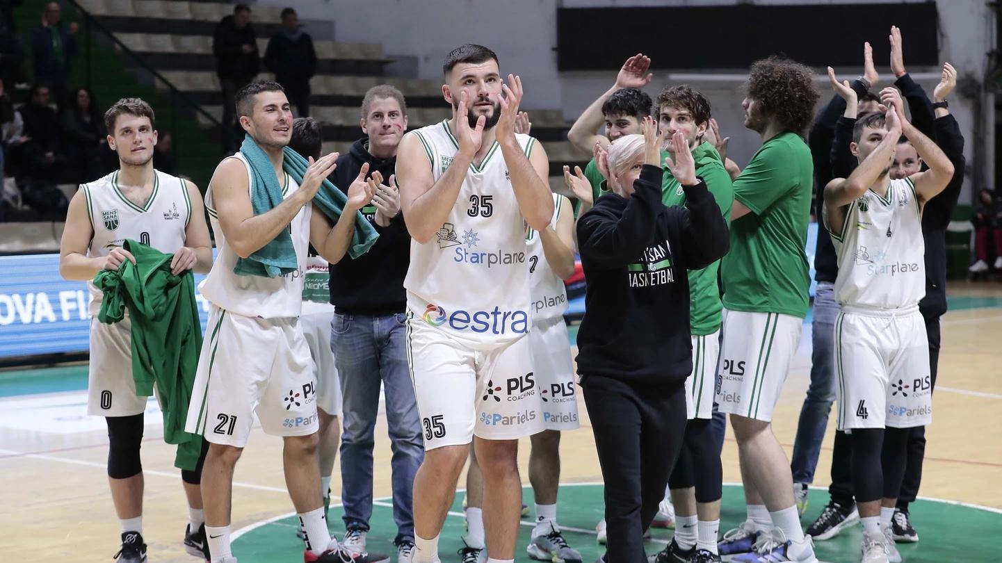 La Mens Sana vince a Livorno e conquista il primo posto al termine del girone di andata. Una partita nervosa, fallosa e contornata da tanti errori, risolta negli ultimi 3 minuti da un break di 8-0. La squadra di Betti trionfa a discapito di un'ottima Don Bosco che non è riuscita a completare l'ultimo chilometro.