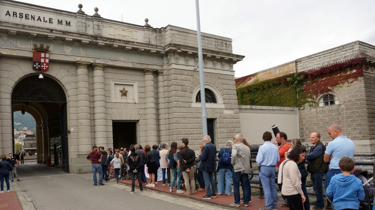 La Marina ’libera’ sette funzionari. Sempre meno personale in Arsenale: "Servono almeno mille assunzioni"
