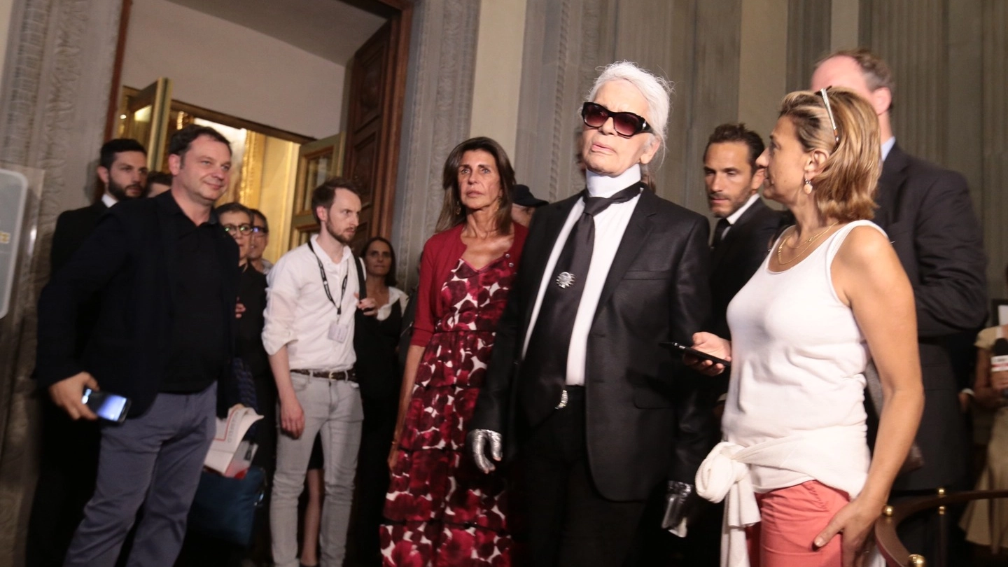 Firenze, 2016. Karl Lagerfeld visita la sua mostra a Palazzo Pitti