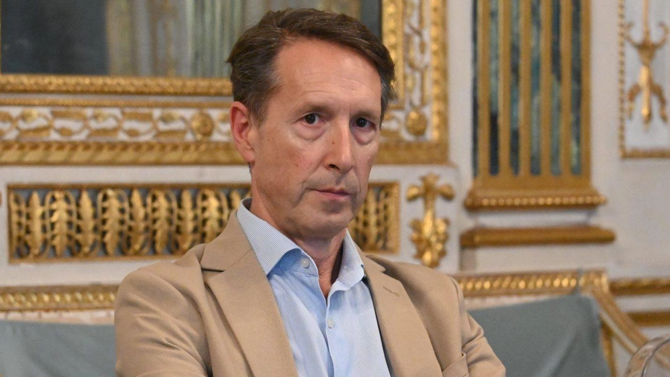 Torna in centro la Lam Rossa. Collegamento da nord a sud Torna in centro la Lam Rossa. Collegamento da nord a sud