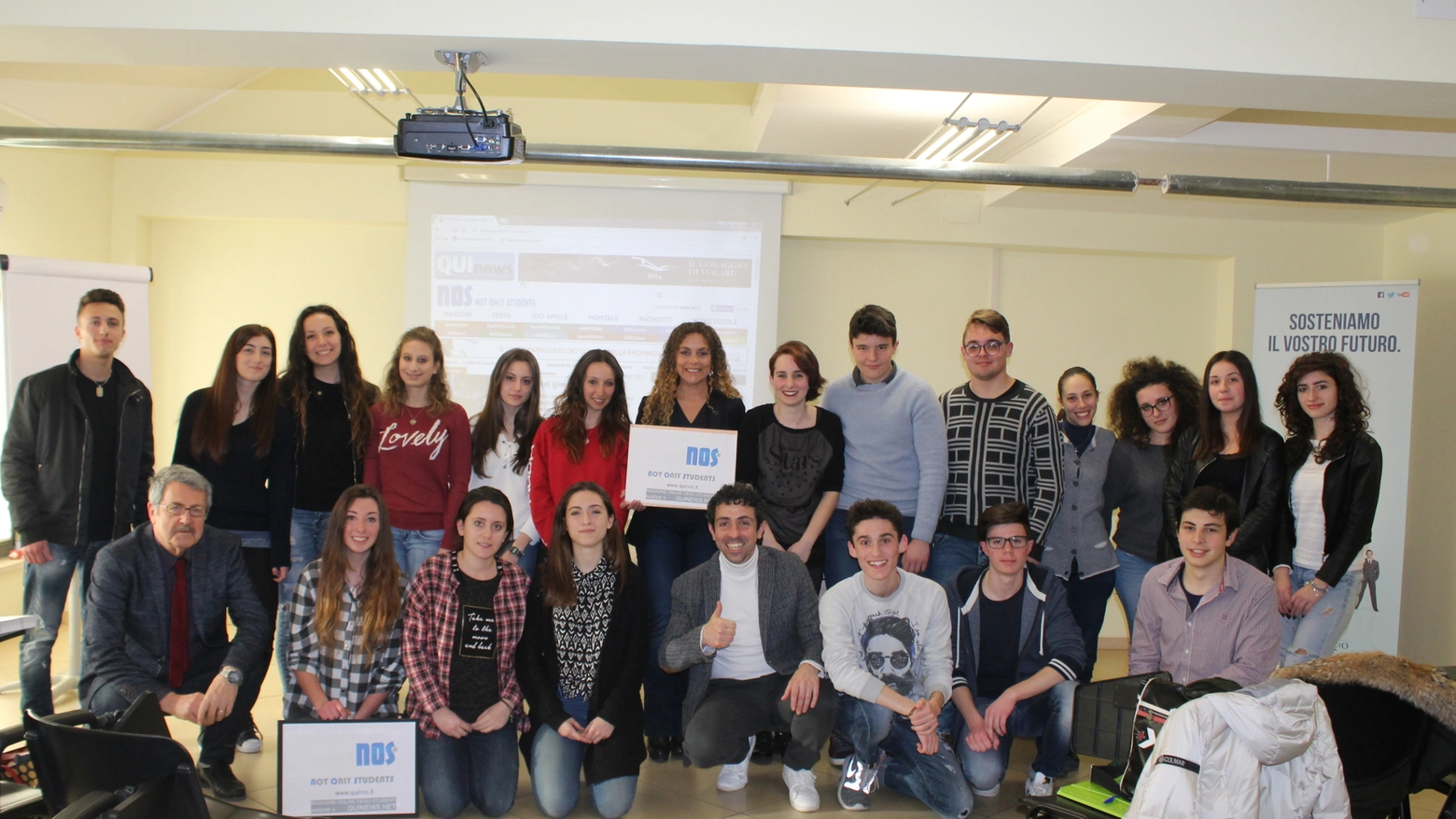 Gli studenti insieme alla presidente Federica Grassini