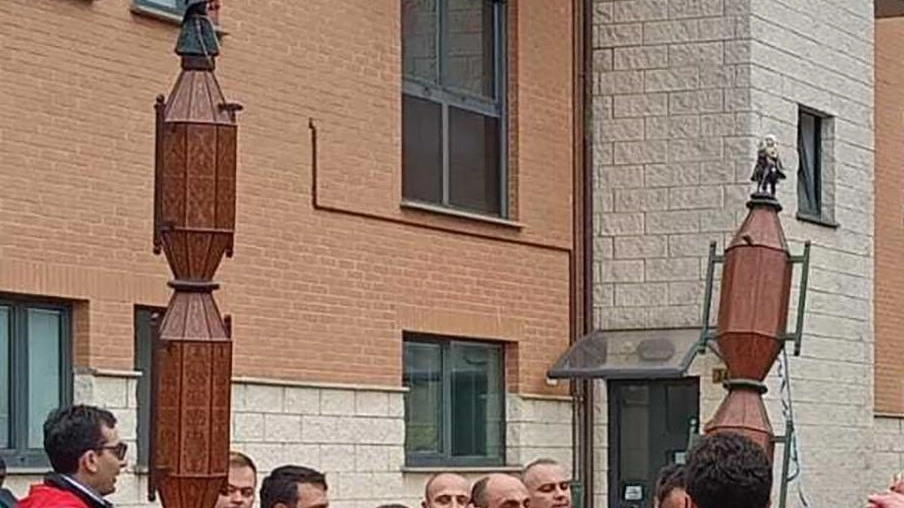 ’Alzatella’, profumo di festa Protagonisti i ragazzi ’Alzatella’, profumo di festa Protagonisti i ragazzi