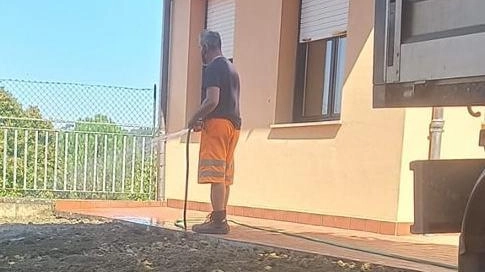 Scuole, ultimi ritocchi a Moiano e in centro. Arrivano nuove luci Scuole, ultimi ritocchi a Moiano e in centro. Arrivano nuove luci