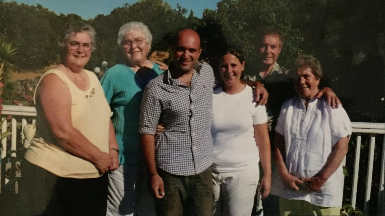 Lilian Del Chiaro detta Lilli (prima a sinistra) con alcuni dei suoi parenti lucchesi da parte di padre