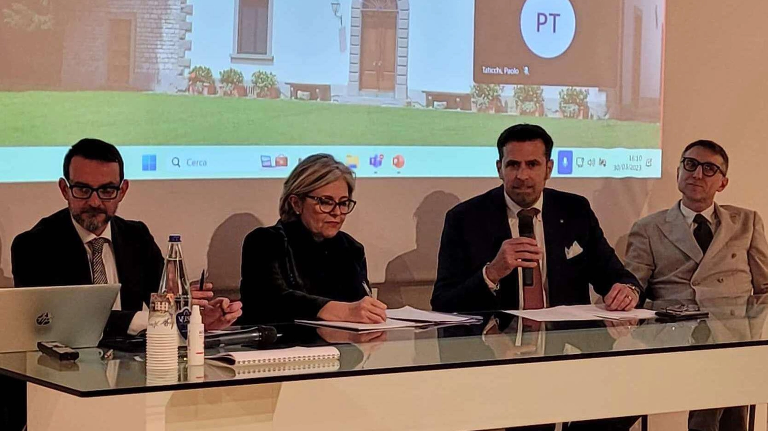 Sostenibilità e crescita "È possibile coniugare sviluppo e ambiente" Sostenibilità e crescita "È possibile coniugare sviluppo e ambiente"